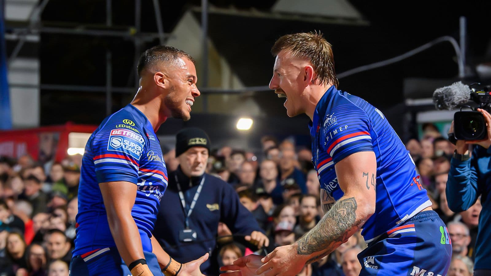 Wakefield Trinity reach Super League semi-finals for first time with 26-16 win over Leigh Leopards despite Emre Guler red card