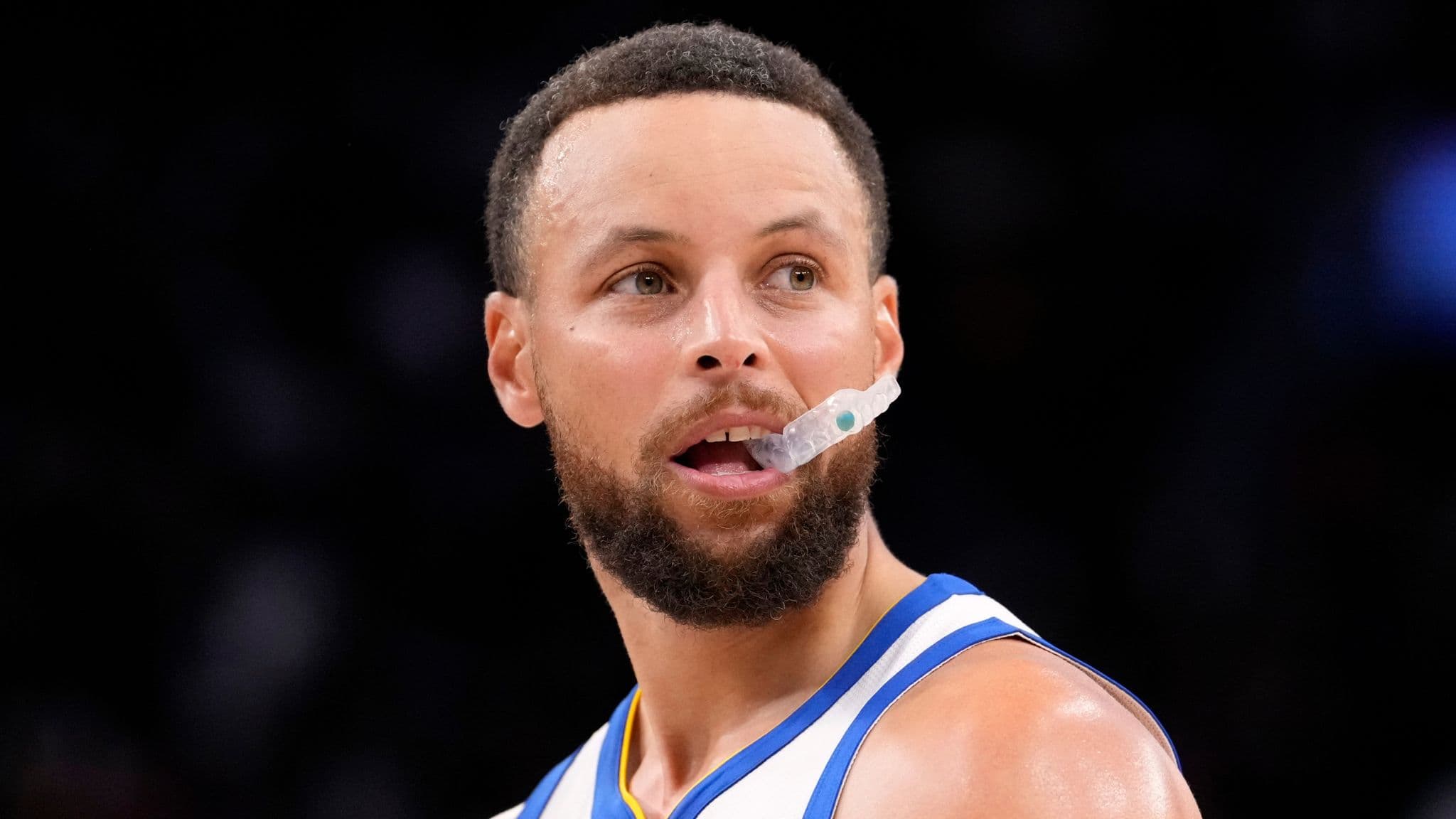 Golden State Warriors guard Stephen Curry has agreed to a two-year, $116 million contract extension, according to sources