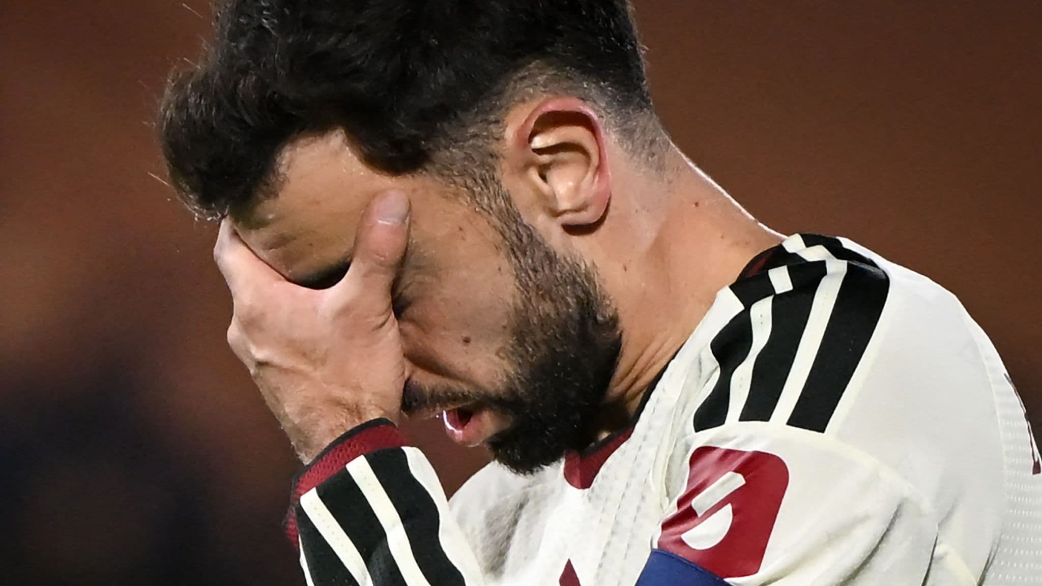Bruno Fernandes during Man Utd's loss to Como